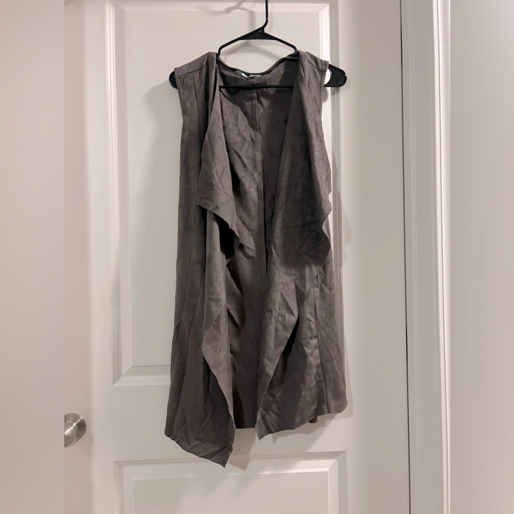 Brown/purple suede duster vest, size small, great condition.
